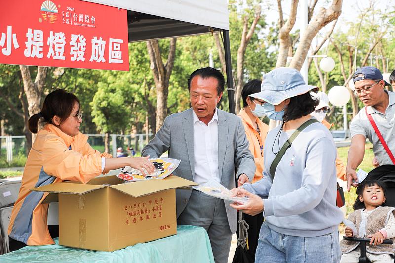 2026台灣燈會小提燈「喔熊馬抵嘉」每日下午3點限量發放-1