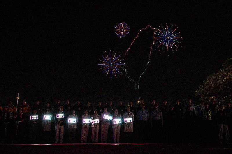 台灣燈會單日賞燈突破200萬人次　縣府感謝遊客配合並持續精進疏運-4