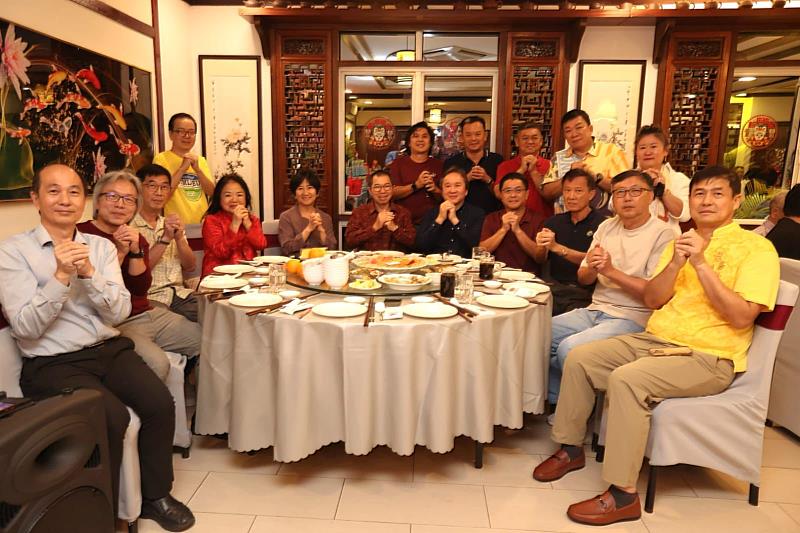 駿馬奔騰賀新歲！汶萊臺灣商會春宴 百人齊聚迎豐年