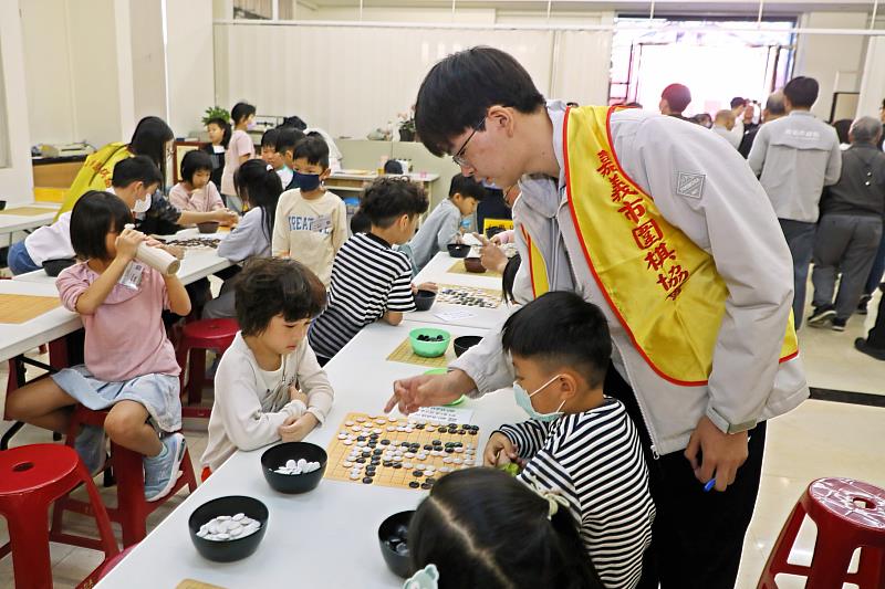 0_第十一屆地藏王盃圍棋比賽吸引各年齡層選手參加 (5)