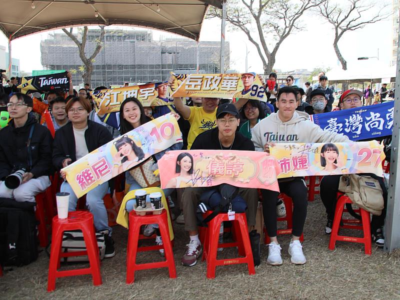 世界經典棒球賽對戰韓國 台灣燈會轉播熱烈應援