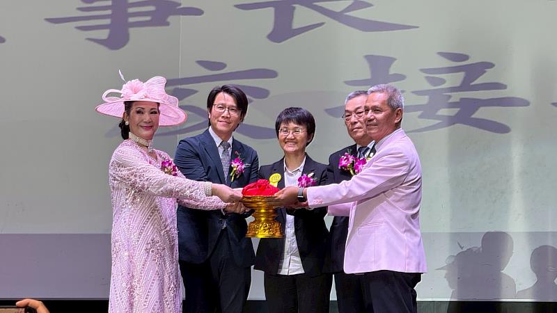 圖2 理事長交接典禮