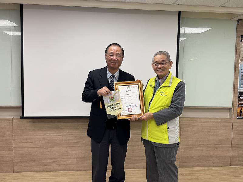 葛永光董事長(圖左)與廖本泉社長