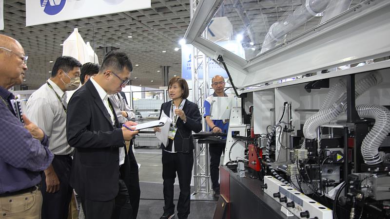 展會同步舉辦設計暨優良產品競賽、採購洽談會與國際論壇，促進產業交流與商機媒合。圖為2023展覽現場。（貿協提供）