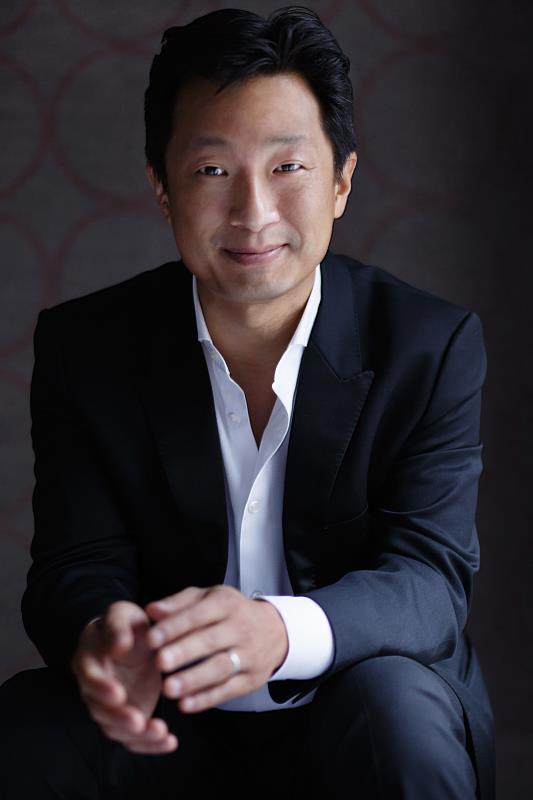長榮交響樂團協同指揮后正宇,曾任亞特蘭大交響樂團首位駐團指揮,並擔任亞特蘭大青少年交響樂團音樂總監,將於5月23日臺北市中山堂演出「生命詠嘆調-后正宇X邵欣玲」。