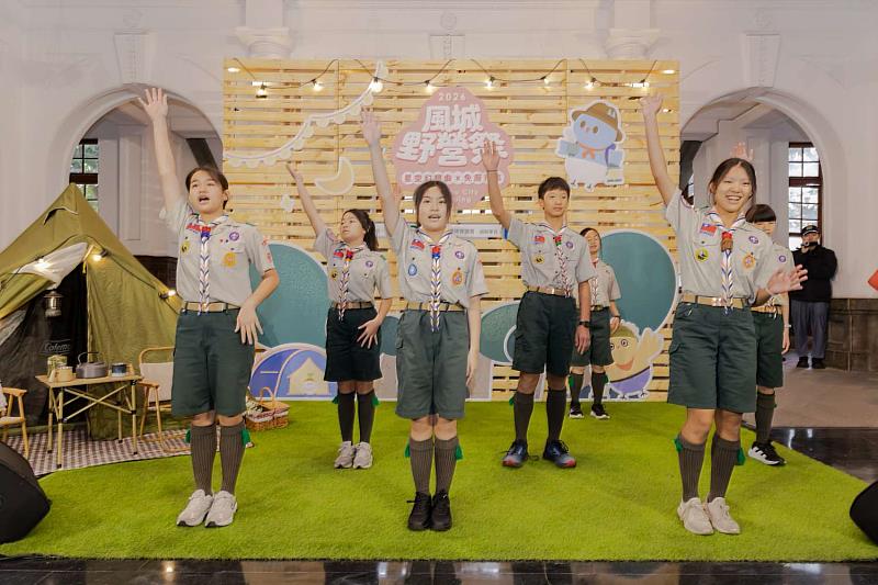 光武國中童軍團進行精彩開場表演。