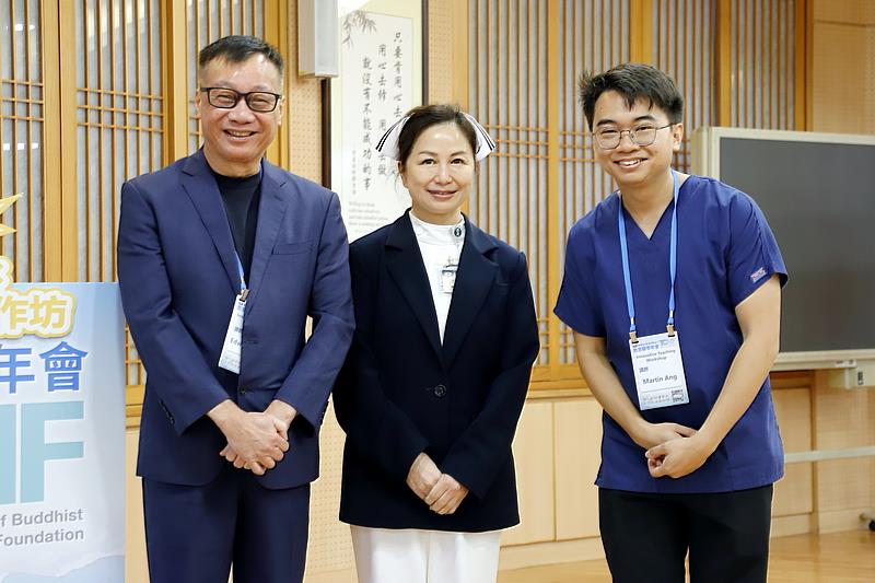 護理部主任鍾惠君（中）表示，培養護理的溝通能力必須擺脫死記硬背，同理心與AI結合將成為未來的趨勢，協助護理工作持續優化。（攝影／李玉如）