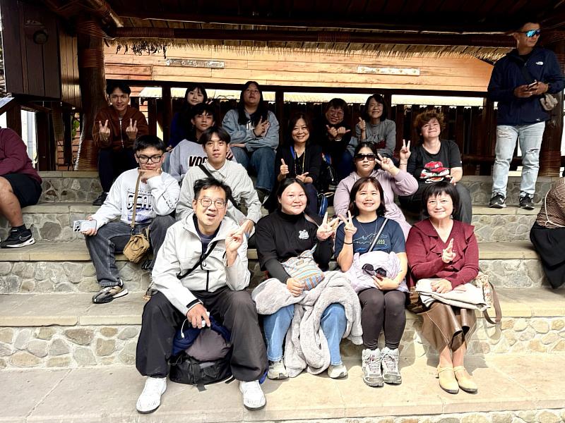 觀看特富野mayasvi祭典合照。