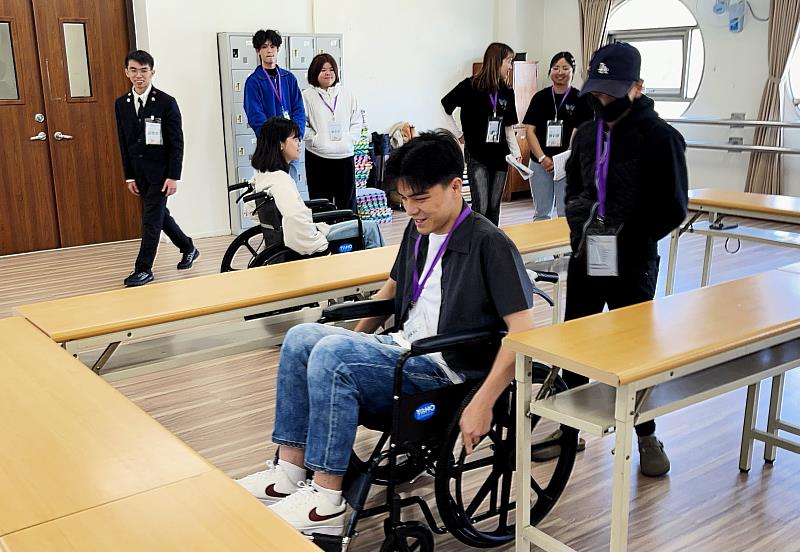 《115年青年節》青年倡議共融社會，辦理「讓愛流動 青春行動」公益活動。