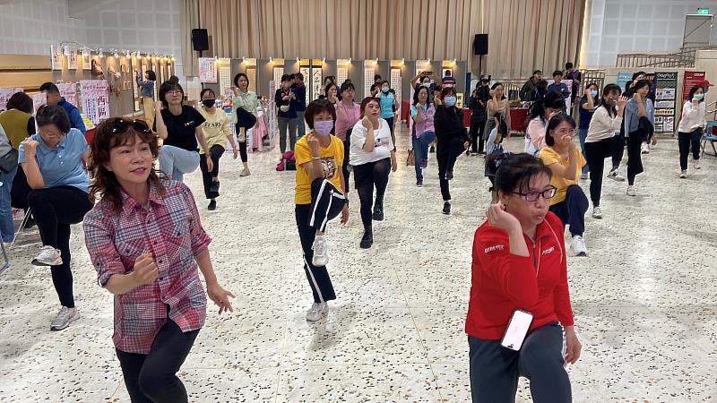 嘉義市115年度婦女學苑課程博覽會 培養多元能力迎向數位時代