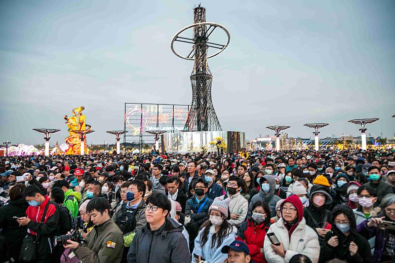 橘色旋風席捲嘉義縣 121期校友樂團登2026台灣燈會