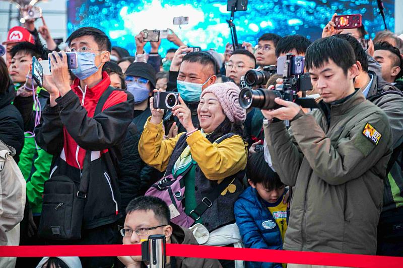 橘色旋風席捲嘉義縣 121期校友樂團登2026台灣燈會