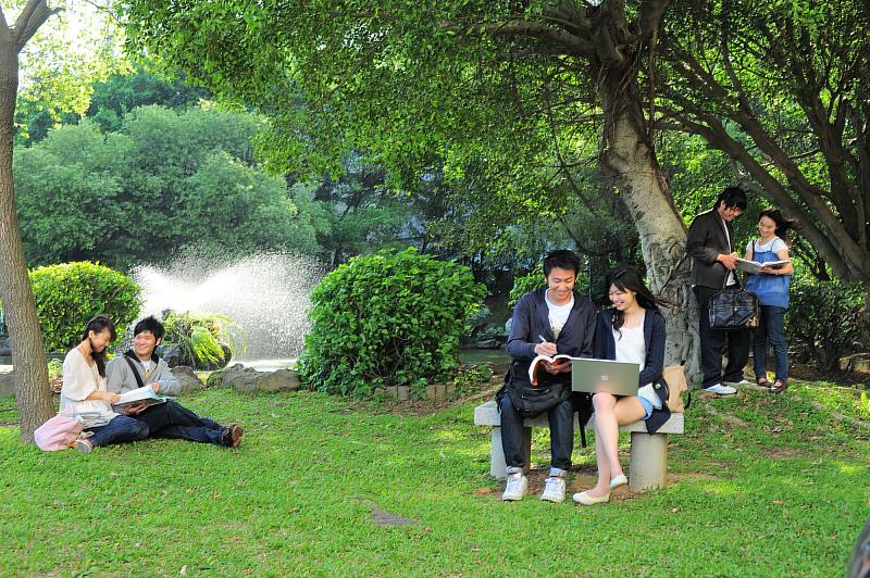 元智推動「學伴互助課業輔導」。