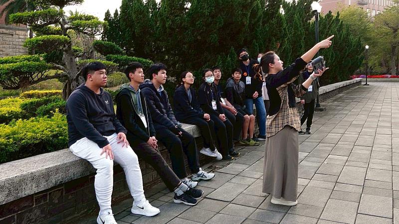 專業飛行團隊帶領與守護,孩子們在安全的環境下,盡情發揮創意、探索飛行科技。