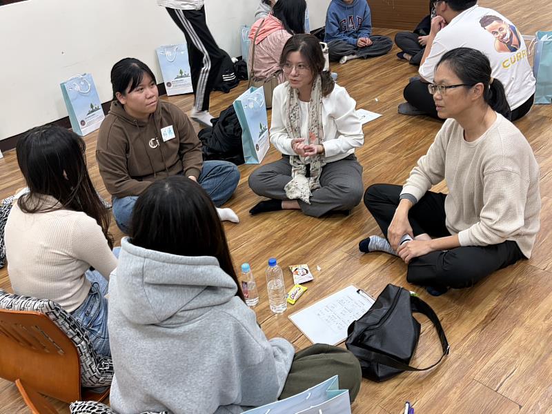 悄悄話師生交流。