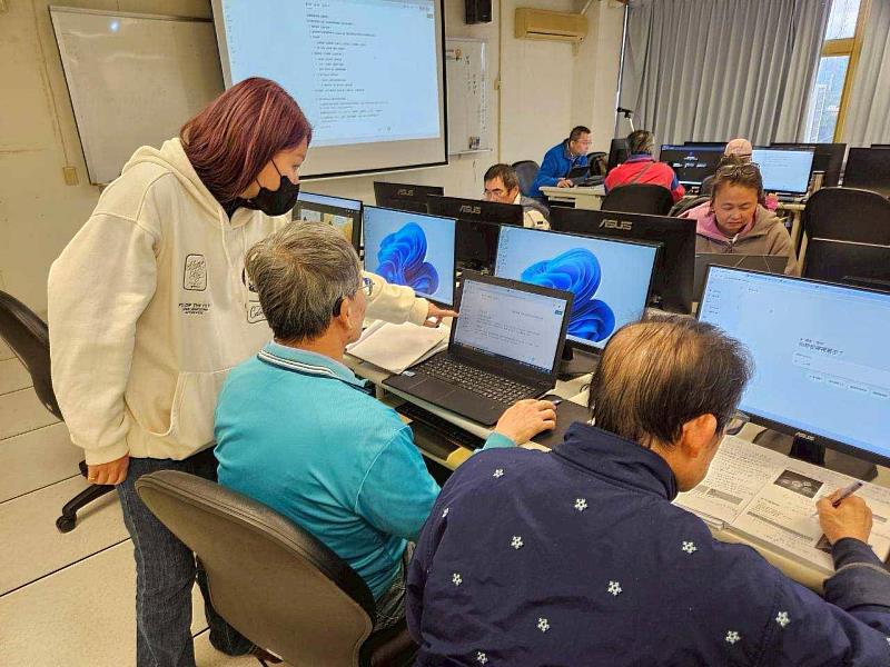 AI培力正夯！臺東縣府融合式職訓證照班因應數位浪潮