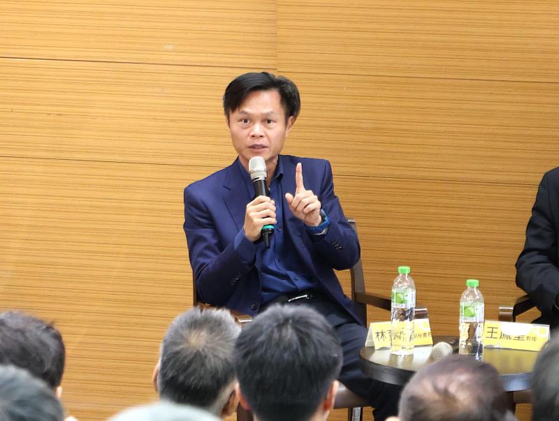 臺中市政府副秘書長林育鴻指出，臺中是精密機械、五金與手工具等傳統產業的核心重鎮，因此市府高度重視地緣政治對地方產業的衝擊。