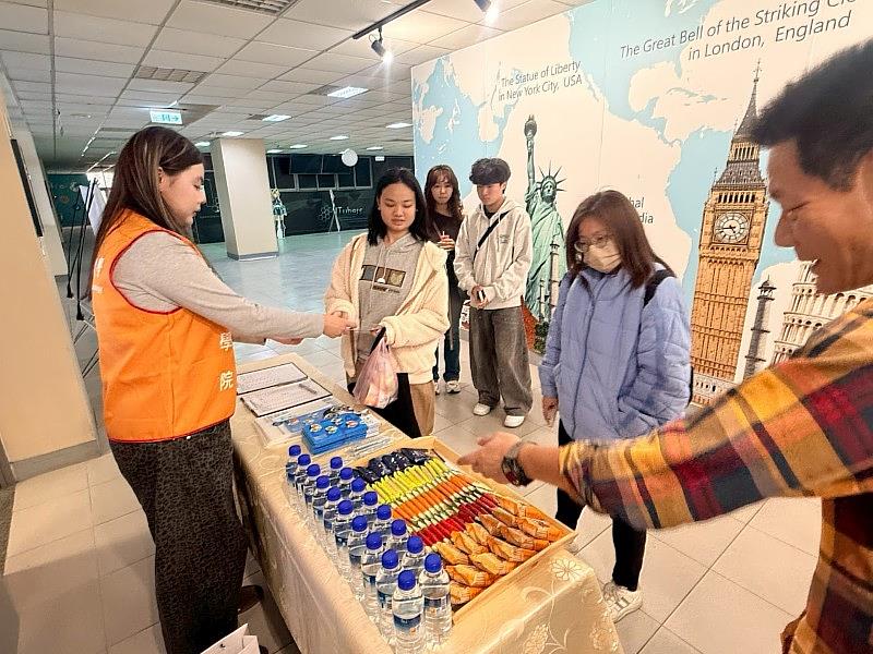 「2026金融科技營」學生報到情形。（照片/校方提供）