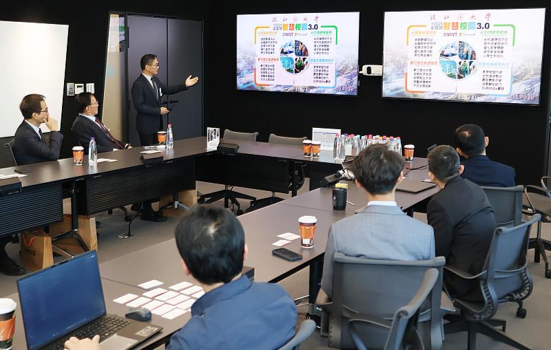 淡江大學李宗翰院長介紹AI在淡江校園的實際應用成果，並打造全雲端智慧校園3.0。（圖／淡江大學提供）