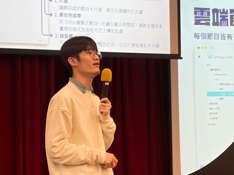 世新廣播電臺實習臺長許恩齊結合AI程式協作開發全新「電臺管理系統」。(世新大學提供)