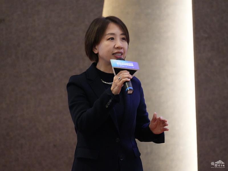 僑務委員會副委員長李姸慧致詞。
