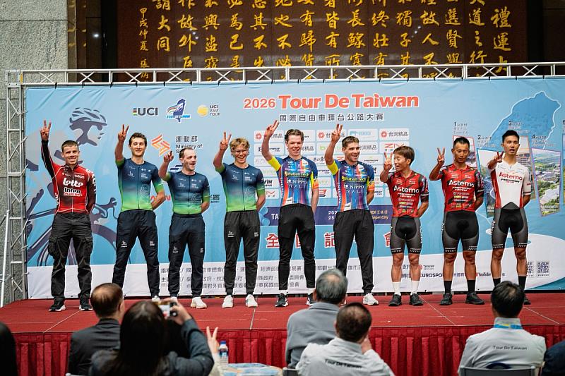 4支國際車隊特別出席環台賽記者會，對台灣美食有深刻印象。（照片來源：國際自由車環台賽）