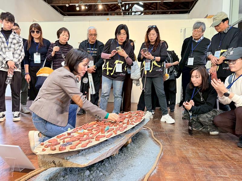 「島嶼之力—方舟之愛」-光復鄉西富國小學生陶藝作品。
