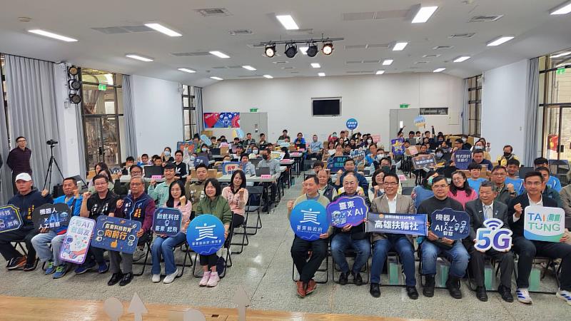 臺東攜手高雄扶輪社推動STEAM智創機器人計畫