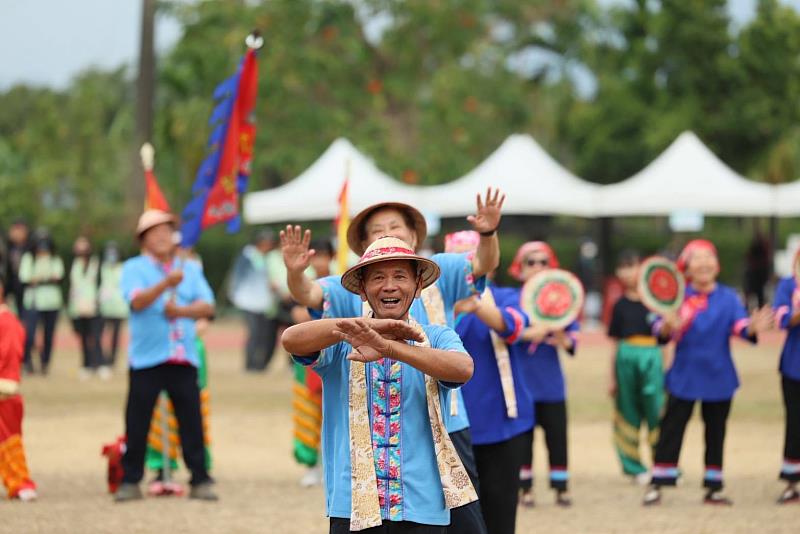 明年六堆運動會相約右堆高樹見，閉幕典禮由高樹鄉親帶來精彩的表演。