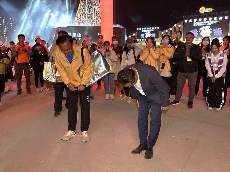 2026台灣燈會圓滿落幕 嘉義縣長翁章梁慰勞幕後團隊感謝辛勞付出