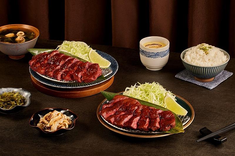 「品田牧場」新定食「醬烤板腱牛排定食」嚴選板腱牛，搭配手刷特製醬汁，以最佳火候烤得外香內嫩。