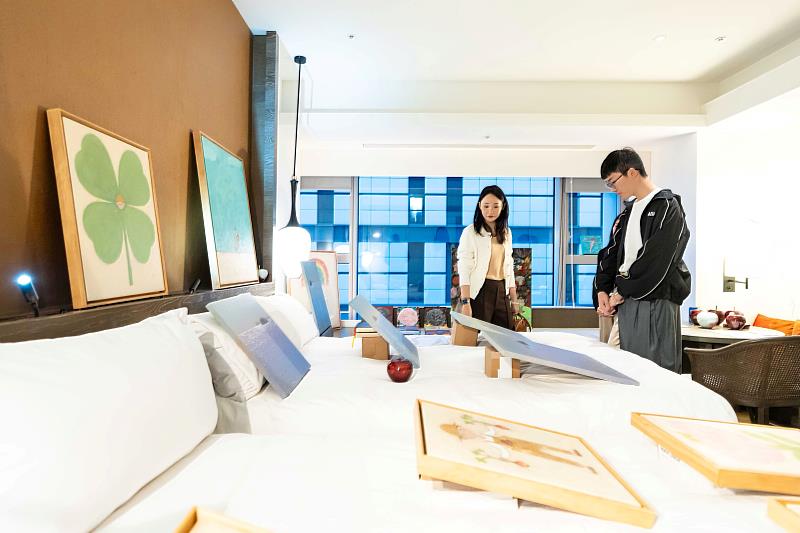 嘉義市立美術館潘青林館長參觀ART TAINAN 2026台南藝術博覽會。