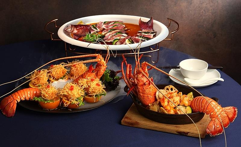 享鴨推出鴨霸雙龍宴，名字內有龍的顧客，內用套餐就能免費吃龍蝦或七星斑奢華好菜。