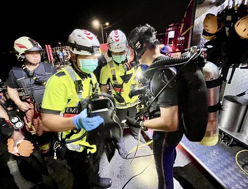 消防人員不分晝夜投入救災救護工作，經常必須在高風險環境中執行任務。