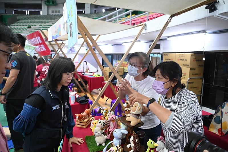臺東長青大學2.0招生博覽會熱鬧登場 逾120班課程陪長者樂學習