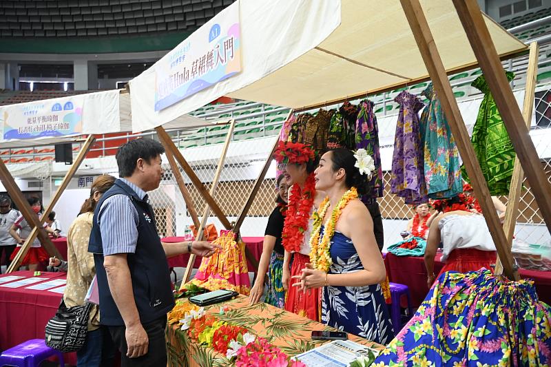 臺東長青大學2.0招生博覽會熱鬧登場 逾120班課程陪長者樂學習