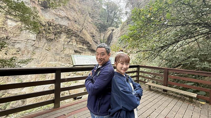 春遊瑞里紫色山城 阿龐、吳鈺萱帶路走訪賞花秘境