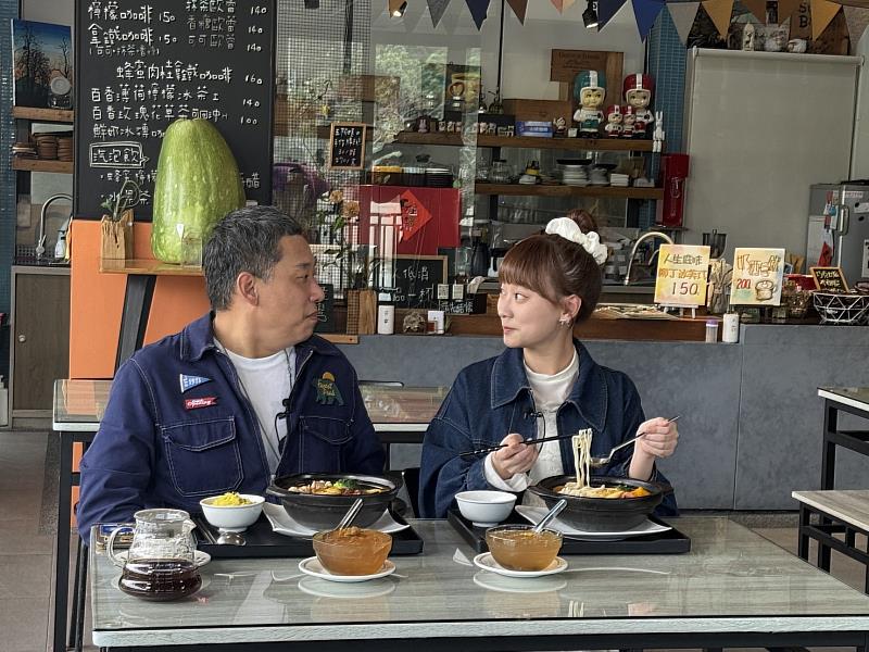 春遊瑞里紫色山城 阿龐、吳鈺萱帶路走訪賞花秘境