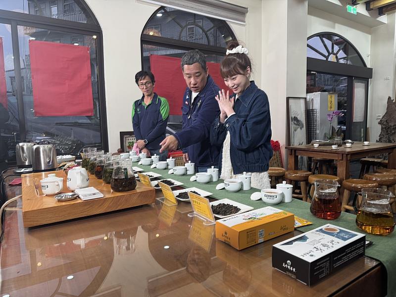 春遊瑞里紫色山城 阿龐、吳鈺萱帶路走訪賞花秘境