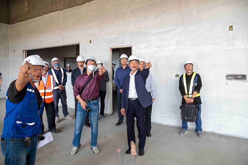 翁章梁視察嘉縣災害應變中心、特搜大隊暨防災教育中心新建工程。