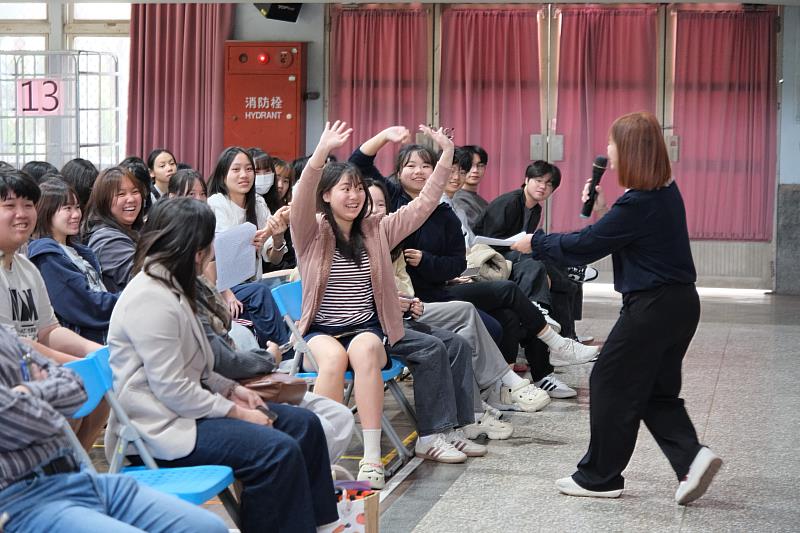 活動現場學生踴躍提問，與青農交流智慧農業、品牌經營與農業創業等議題。