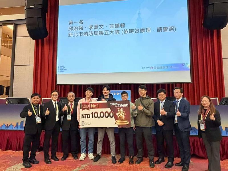 新北市消防局第五大隊高級救護技術員邱治強、李喬文、莊鎮毓參賽團隊勇奪全國第1名殊榮。