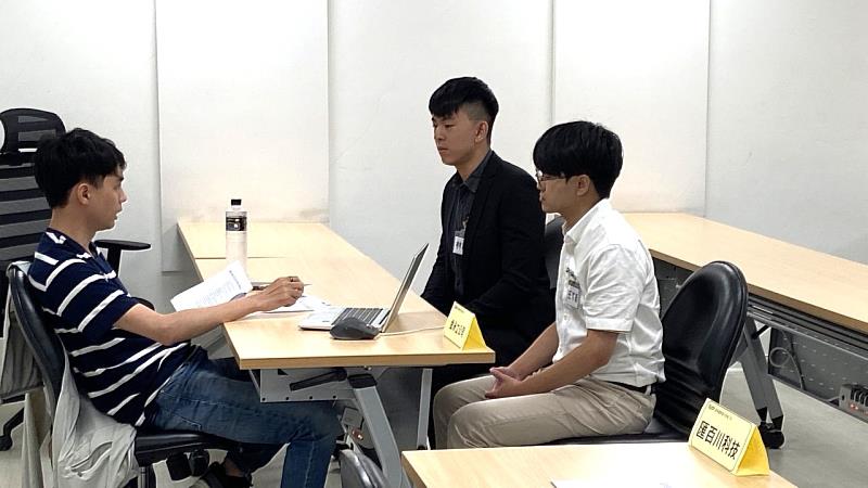 產業新尖兵舉辦就業媒合會，協助青年銜接就業。