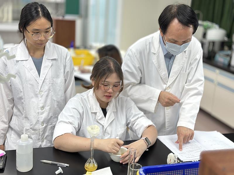 長榮大學食安學程升學成果亮眼 專業培育實力獲肯定