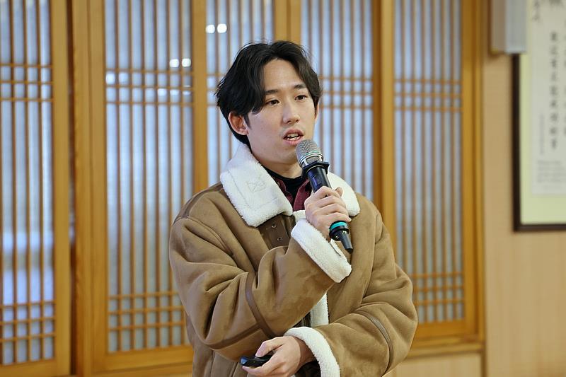 勞動部職業安全衛生署北區安全衛生中心檢查員張崧慶表示，隨著社會對幸福職場的追求，職業安全不再僅限於人身安全，同時也注重溝通誤解或權力不對等狀況所引發的職場霸凌與紛爭。