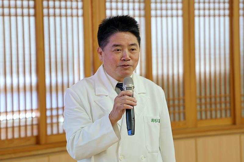 職業醫學科主任劉鴻文醫師以多年的經驗說明，預防勝於事後處理，事業單位應建立零容忍政策，清楚申訴與調查機制，並透過風險評估與教育訓練，才能減少衝突發生。