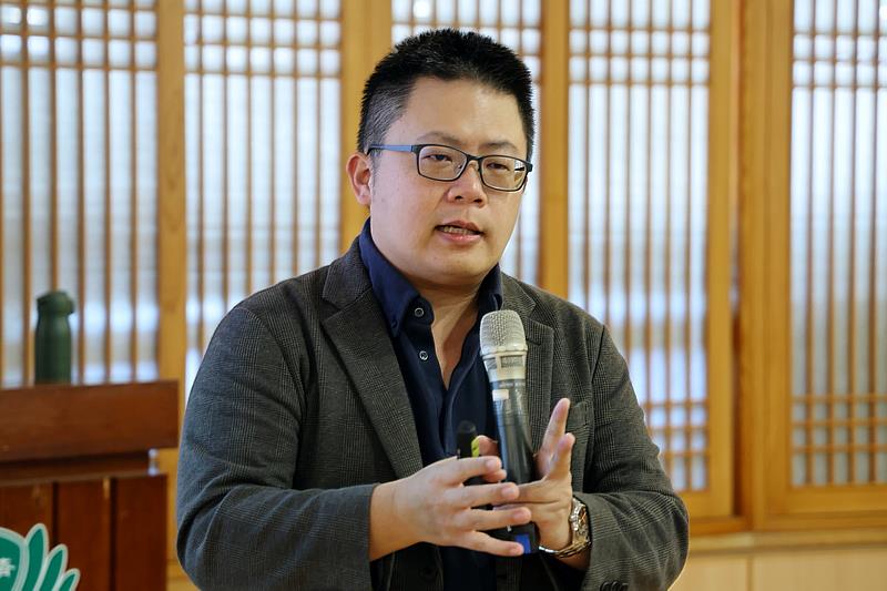 路易法律事務所蔡菘萍律師表示,職場暴力可分為肢體、言語、心理及性騷擾等形式,對象可能是同事、主管、服務對象或外部人士等等。而調查過程中最關鍵的是「證據」,完整紀錄與通報程序是確保公平處理的重要基礎。