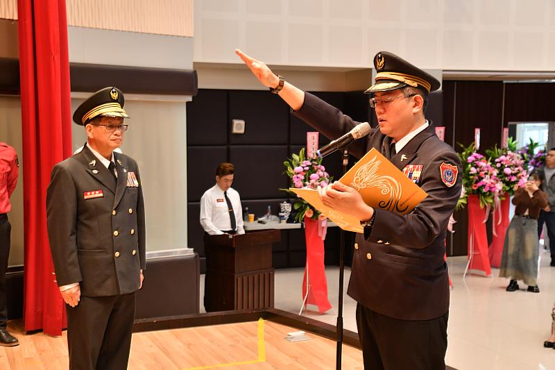 第一救災救護大隊大隊長蕭柏桓進行宣誓。