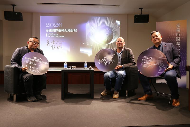 當AI與短影音充斥,我們如何感受真實?:走入三貂嶺步道與16釐米底片的感官世界