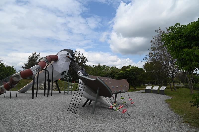國際級認證!IPA主席親訪臺東森林公園 盛讚「烏頭翁遊戲場」為兒童友善城市典範